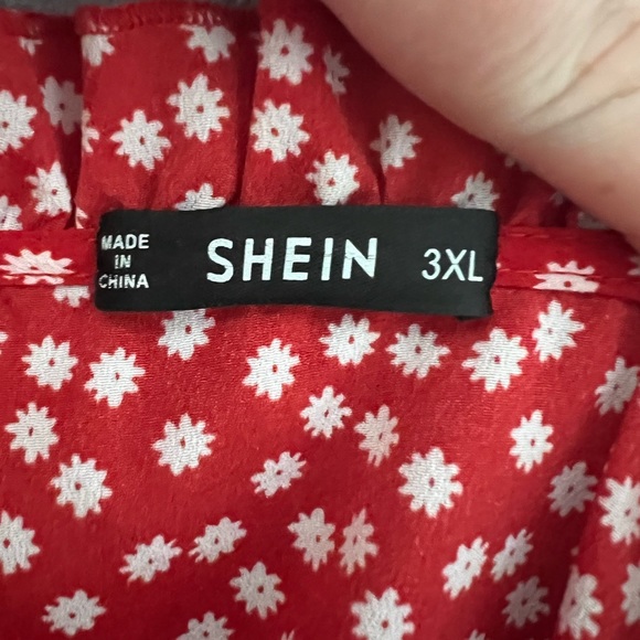 Tie Neck Ditsy Floral Dress Plus Size - Picture 3 of 3